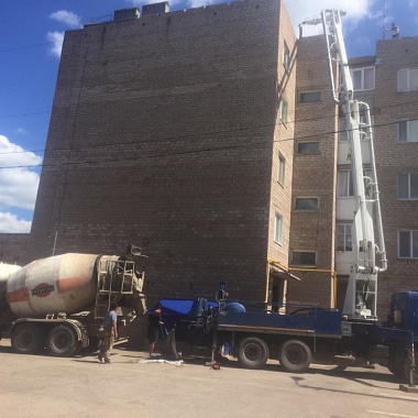 Подача бетона на крыши, с помощью Автобетононасоса